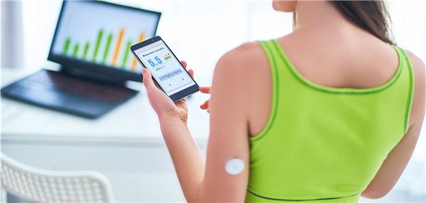 Komponenten der kontinuierlichen Glukosemessung: Die neuen Parameter und Muster des Glukoseverlaufs, der Umgang mit der Auswertungssoftware und die Interpretation der Daten müssen Patienten erst lernen.