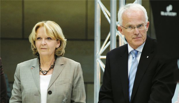 Konkurrenten im Wahlkampf, Partner in einer Koalition? Hannelore Kraft (SPD) und Jürgen Rüttgers (CDU). © Sven Simon / fotolia