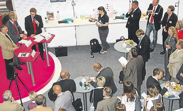 Richtgrößen: Irrfahrt durch dichten Nebel Kontroverse Diskussion zum Thema Regresse am Stand der KVen beim Hauptstadtkongress.