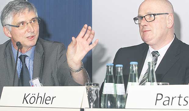 Pragmatiker gegen Berufsfunktionäre Kooperation und Arbeitsteilung zwischen Krankenhaus und niedergelassenen Ärzten sind möglich: Dr. Hans Rossels, Geschäftsführer des Krankenhauses Mechernich (links). Skeptisch: KBV-Chef Dr. Andreas Köhler (rechts).