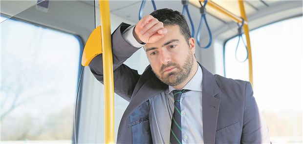 Pendler in der Stressfalle? Kopfschmerzen, Erschöpfung ... – Berufspendeln schlaucht. Besonders gefährdet für dauerhafte negative gesundheitliche Folgen sind nach einer Studie Pendler, die täglich mehr als 45 Minuten pro Strecke unterwegs sind.