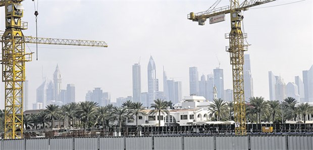 Anhaltender Bauboom in der Kliniklandschaft Kräne zieren nicht nur in Dubai, sondern in fast allen Metropolen im Mittleren Osten das Stadtbild.