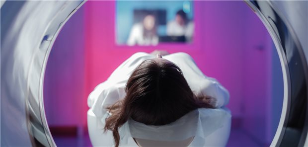 Kraniale Computertomografie: Nur bei jeder zehnten Person mit akut aufgetretenen, atraumatischen Persönlichkeits- und/oder Verhaltensänderung, die sich einer CCT unterzieht, wird nach der Untersuchung auch ein Befund erhoben.