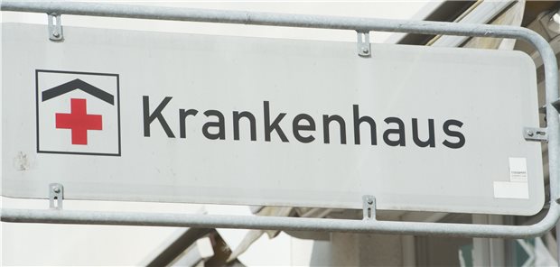 Monopolkommission: Mehr Wettbewerb statt Kungelei bei Klinikplanung Krankenhäuser sollten Spielräume erhalten, um Versorgungskapazitäten selbstständig im Wettbewerb zu bestimmen, wohingegen die Bedarfsplanung darauf ausgerichtet werden sollte, eine eventuell auftretende Unterversorgung abzustellen, argumentiert die Monopolkommission.