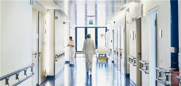 Klinikverbände und Kassen warnen: Klinikreform nicht verwässern Krankenhaus, wohin geht es? Unikliniken, große kommunale Häuser, Kassenverbände und Krebsgesellschaft setzen einen gemeinsamen Appell ab.