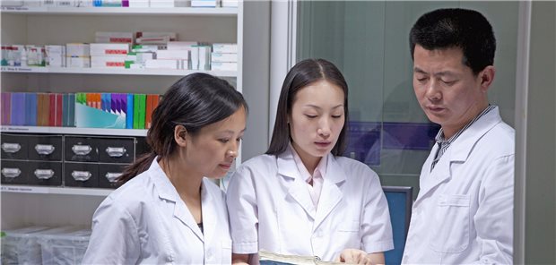 Reich der Mitte verspricht Pharma große Absatzchancen Krankenhausapotheke in China: Mit der Kaufkraft wächst auch die Nachfrage nach ausländischen Originalpräparaten.