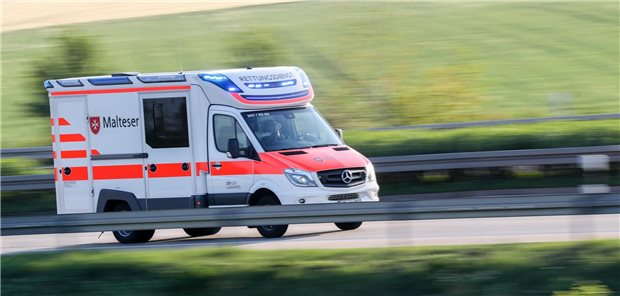 Rettungsdienstgesetz: Ministerin droht mit Entmachtung der Landkreise Krankenkassen halten die Gebühren für Rettungsdiensteinsätze für überzogen. Die Gesundheitsministerin drängt auf eine schnelle Einigung.