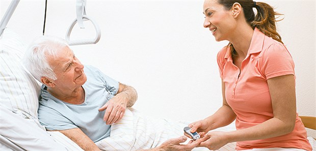 Die Generalistik ist kein Selbstzweck Krankenschwester bei der glykämischen Kontrolle eines Patienten. Künftig soll sie Pflegefachkraft genannt werden.