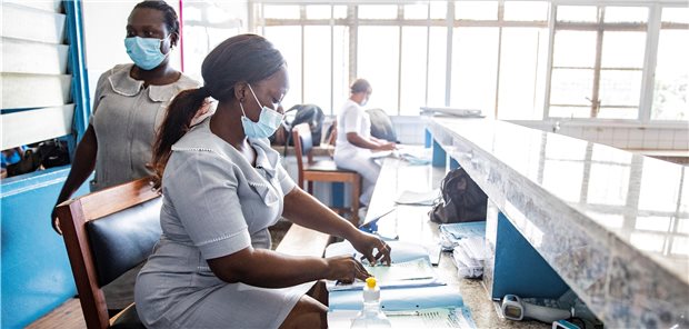 Zwei Stiftungen rüsten CEPI-Allianz im Kampf gegen Corona auf Viele afrikanische Staaten benötigen externe Hilfe im Kampf gegen die Corona-Pandemie. CEPI soll sie dabei unterstützen.