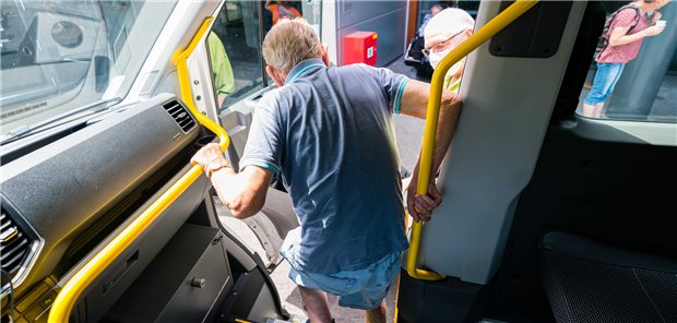 Berlin: KV-Bereitschaftsdienst vermittelt keine Krankentransporte mehr Krankentransporte für Patienten hat die KV bisher auf freiwilliger Basis vermittelt. Diesen Service stellt sie zu Ende Januar ein.