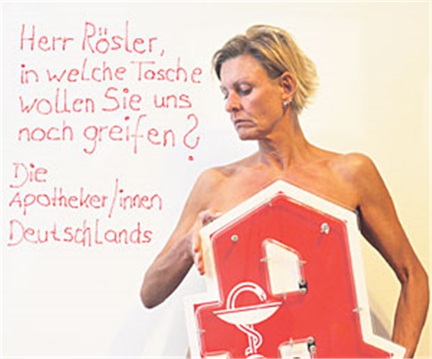 Apotheker-Protest mit nackten Tatsachen Kreativer Protest mit nackten Tatsachen.