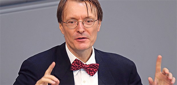 'In 30 Jahren wird Krebs gut kontrollierbar sein!' Krebs wird kontrollierbar, sagt Karl Lauterbach voraus.