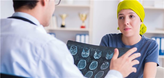 Krebskranke Kinder und Jugendliche, die im Universitätsklinikum Schleswig-Holstein behandelt werden, können an einem Modellprojekt teilnehmen und telemedizinisch zu Hause versorgt werden (Symbolbild mit Fotomodellen).