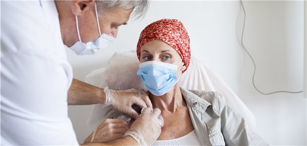 Krebstherapie: Die Zahl der antineoplastischen Arzneimittel ist in den vergangenen Jahren deutlich gestiegen.