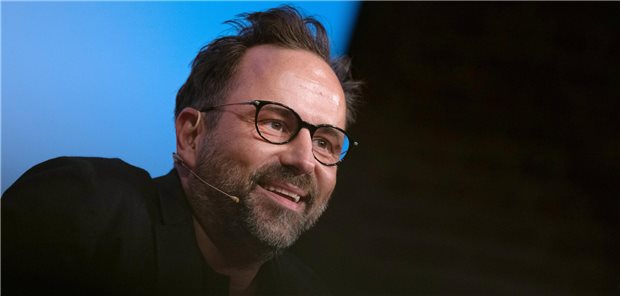 Kurt Krömer erhält Preis für Aufklärung über Depressionen Kurt Krömer beim Literaturfestivals Lit.Cologne auf der Bühne in den Balloni Hallen.