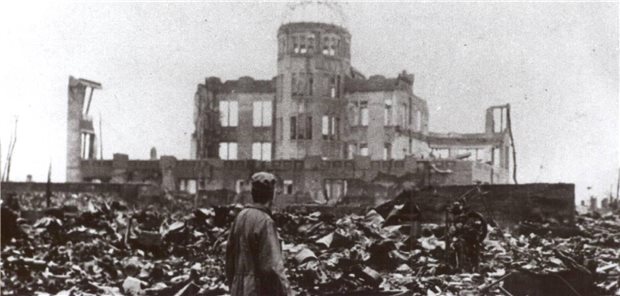 75 Jahre nach Hiroshima: „Die Diskriminierung wird nicht verschwinden“ Kurz nach dem Atombombenabwurf auf Hiroshima: Aus der früheren Ausstellungshalle wurde nach dem 6. August 1945 ein Friedensdenkmal.
