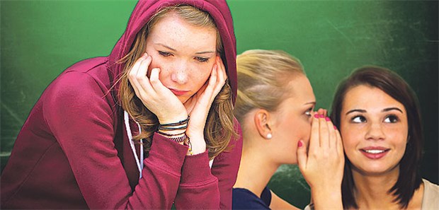Seelische Blessuren bleiben Lästern und Ausgrenzung unter Schülerinnen: Mobbing kann starke gesundheitliche Folgen haben.