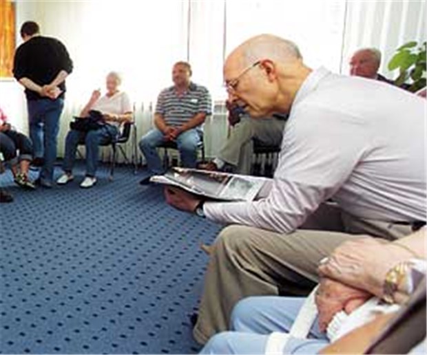 Kassenpatienten gehen öfter ohne Umschweife zum Arzt Lange Wartezeiten für Patienten müssen nicht sein, wenn sich Praxischefs an den Terminplan halten.