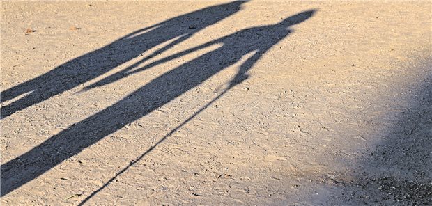 Wie sich die Demografiefalle umgehen ließe Langer Schatten der demografischen Alterung in Deutschland: Wissenschaftler des Bundesinstituts für Bevölkerungsforschung (BiB) haben zu einem Perspektivwechsel aufgerufen.