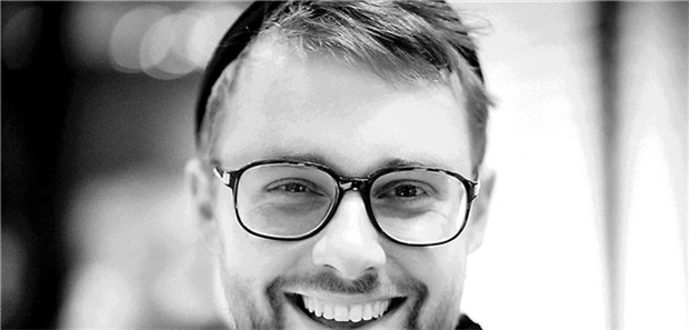 "Das Gedicht als Knetmasse begreifen" Lars Ruppel zeigt Pflegenden, wie sie mit Poesie wieder mehr Lebensqualität in den Alltag von Demenzpatienten bringen können.