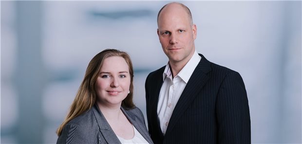 Laura Lüth und Lars Prinzhorn, Geschäftsführer der Ärztegenossenschaft Nord: Ihre Arbeit dreht sich um die Erhaltung der Selbstständigkeit.