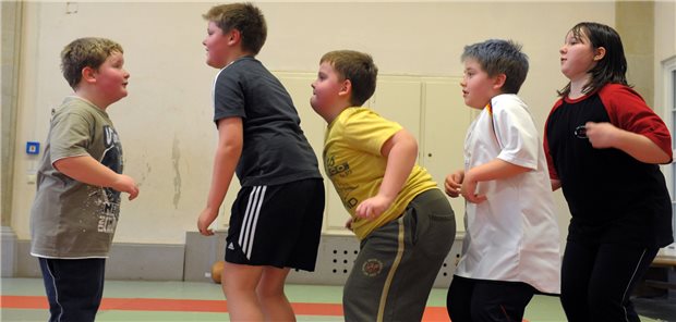 Laut Stiftung Kindergesundheit hat sich beim Adipositas-Risiko die sozioökonomische Ungleichheit zuletzt noch erhöht. (Symbolbild)

