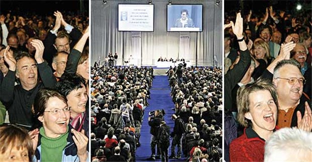 Hausärzte demonstrieren ihre Stärke Lautstarker Protest der bayerischen Hausärzte: In der Nürnberg Arena schwappte die Stimmung über.