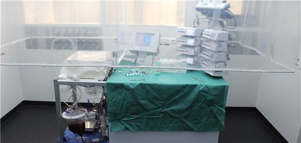 Apparatur hält Spenderleber tagelang am Leben Leberperfusionssystem: Die Spenderleber ist im weißen Behälter untergebracht.