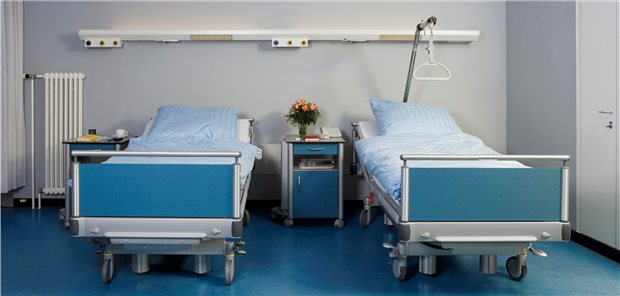 Spahn spannt Rettungsschirm für Kliniken weiter auf Leere Klinikbetten: Weil sie Kapazitäten für die Corona-Versorgung freihalten, entgehen den Kliniken auch 2021 einige Erlöse für elektive Eingriffe.