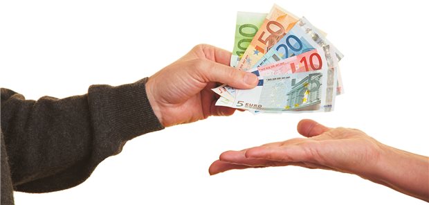 Tariflicher MFA-Lehrlingslohn bleibt unterdurchschnittlich Lehrjahre sind keine Herrenjahre. Weshalb Azubis mit kleinem Geld nach Hause gehen. 2022 waren das durchschnittlich 1.028 Euro monatlich.