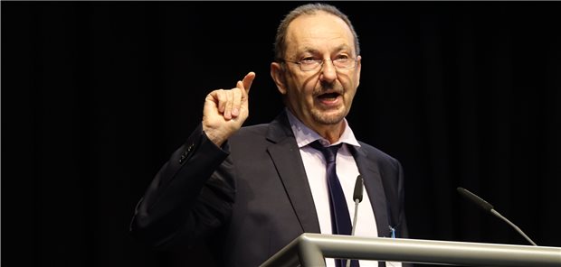 Kein TI-Anschluss: Erste Klage gegen Honorarabzug ohne Erfolg Leistet nicht nur Kollegen Schützenhilfe im Kampf gegen den TI-Anschluss, sondern zieht auch selbst als Kläger ins Feld: Hausarzt und Medi-Chef Dr. Werner Baumgärtner.