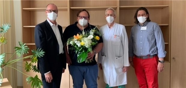 Dietrich Metz ist neuer Chefarzt bei Vivantes in Friedrichshain Leitet die Gefäßchirurgie am Vivantes-Klinikum in Berlin-Friedrichshain: Dr. Dietrich Metz (2.v.l.)
