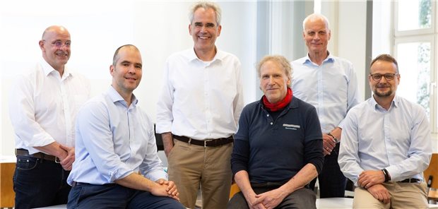 Neues Zentrum für Sport- und Bewegungsmedizin an Uniklinik Leipzig Lenkungskreis des Zentrums für Sport- und Bewegungsmedizin Leipzig (von links): Prof. Dr. Ingo Bechmann, Dr. Nikolaus von Dercks, Prof. Dr. Ulrich Laufs, Prof. Dr. Dr. Martin Busse, MdL Wolf-Dietrich Rost, Prof. Dr. Pierre Hepp