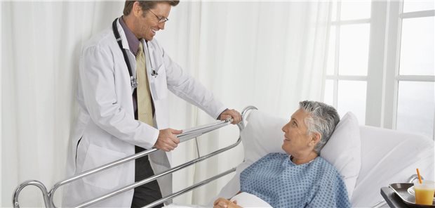 Arzt am Patientenbett