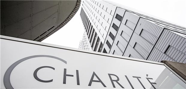 Charité und Vivantes wollen mehr Wege gemeinsam gehen Leuchtturm der Forschung: Die Charité genießt europaweit einen guten Ruf. Durch eine engere Zusammenarbeit mit dem großen kommunalen Klinikanbieter Vivantes soll die Versorgung in der Hauptstadt weiter vorangebracht werden.