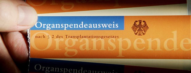 Organspende-Reform: Zustimmung bröckelt Licht ins Dunkel: sollte die Organspende-Reform nach Meinung der Opposition auch bei der DSO bringen.