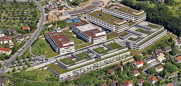 Viele Patienten, wenig Geld Luftaufnahme der Uniklinik Würzburg: Hochschulambulanz hat sich als Teil der Versorgungsstruktur etabliert.