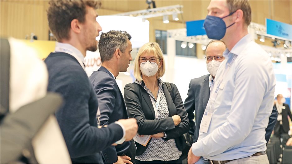 MB-Vorsitzende Dr. Susanne Johna (m.) mit dem Präsidenten der Ärztekammer Berlin...