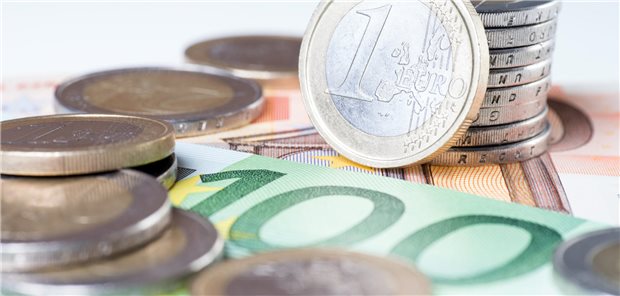 Münzen und Geldscheine