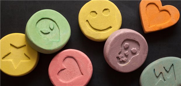 Ecstasy-Wirkstoff MDMA unterstützt PTBS-Therapie MDMA in Form von Ecstasy-Tabletten