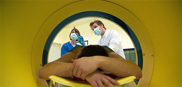 MRT beim Radiologen: Nur durch die Trennung von Diagnose und Therapie können wirtschaftliche Fehlanreize wirksam vermieden werden, argumentierte das BVG.