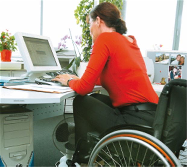 Begleitprogramm erhöht Compliance bei MS MS-Patienten, die ohne begleitende Maßnahmen zurechtkommen müssen, laufen Gefahr, die Interferon-Therapie abzubrechen.