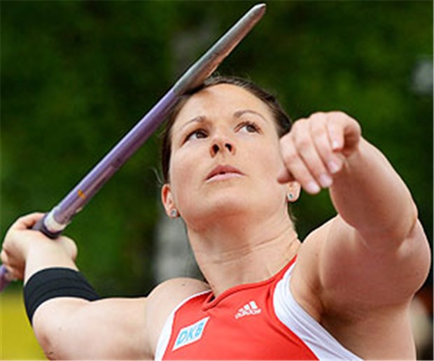 Top-Athletin mit Speer und Stethoskop Macht weite Würfe: Linda Stahl. Ihr nächstes großes Ziel sind die Olympischen Sommerspiele 2016.
