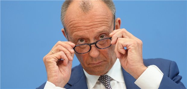 Machte bei seiner Sommer-Pressekonferenz deutlich, dass er die Reformen in Gesundheit und Pflege fest im Blick hat: Kanzler Friedrich Merz (CDU) am Freitag in der Bundespressekonferenz.