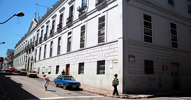 Mindestens 50 Intensivpatienten in Uruguay totgespritzt Maciel Hospital in Montevideo: Zwei Krankenpfleger sind wegen schweren Totschlags angeklagt.