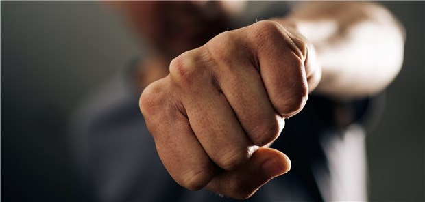 Männer tendierten in der Studie dazu, ihre Verzweiflung gegen sich und andere zu richten oder sie mit Alkohol und Drogen zu betäuben.