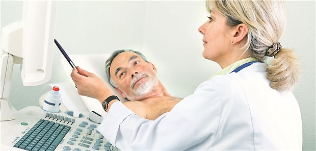 Männern ab einem Alter von 65 Jahren wird in Deutschland eine Ultraschalluntersuchung auf das Vorliegen eines Bauchaorten-Aneurysmas empfohlen.