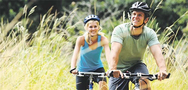 Sport in Maßen schützt Mäßige Anstrengung wie Fahrradfahren reduziert das Risiko von Vorhofflimmern, bei höherer Belastung dagegen steigt es tendenziell.