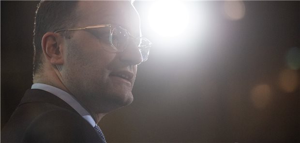 Bundesregierung will Entwurf zur Sterbehilfe-Reform nicht veröffentlichen Mag nicht Stellung beziehen: Gesundheitsminister Jens Spahn (CDU) Ende Februar 2020 nach der Verkündung der Urteils aus Karlsruhe.