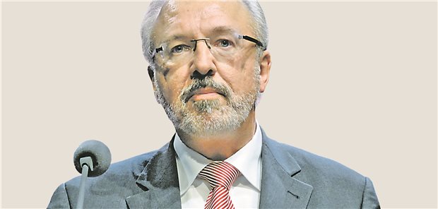 Nordrheins Kammerchef Henke regt Corona-Beirat der BÄK an Mahnt Vorbereitungen für die Zeit an, wenn ein Impfstoff vorliegt. Dafür müssten verschiedene Szenarien entwickelt werden: Nordrheins Kammerchef Rudolf Henke.